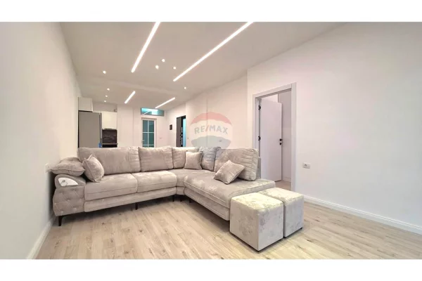 Shtepi ne shitje Apartament ne Vlore, 1+1, Mobilimi E mobiluar, Pagesa 120,000  Euro.