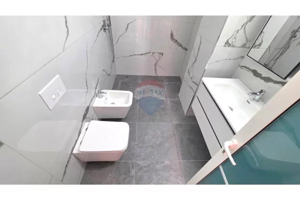 Shtepi ne shitje Apartament ne Vlore, 1+1, Mobilimi E mobiluar, Pagesa 120,000  Euro.