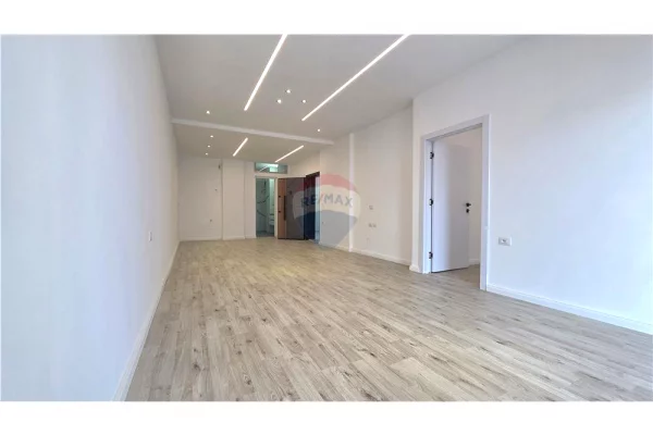 Shtepi ne shitje Apartament ne Vlore, 1+1, Mobilimi E mobiluar, Pagesa 120,000  Euro.