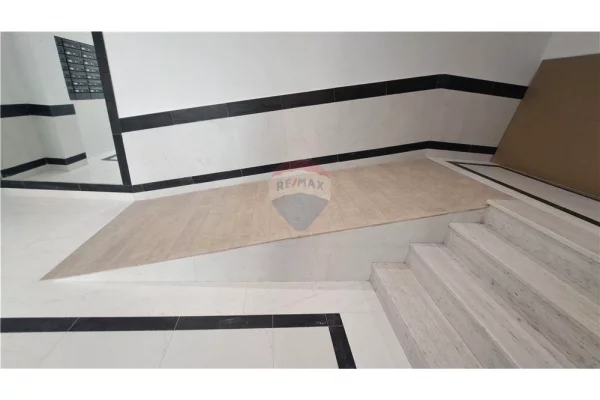 Shtepi ne shitje Apartament ne Vlore, 2+1, Mobilimi E mobiluar, Pagesa 225,000  Euro.