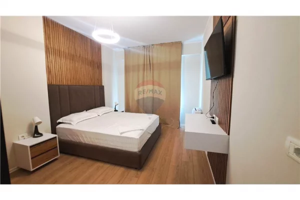 Shtepi ne shitje Apartament ne Vlore, 2+1, Mobilimi E mobiluar, Pagesa 225,000  Euro.
