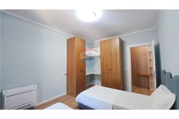 Shtepi ne shitje Apartament ne Vlore, 2+1, Mobilimi E mobiluar, Pagesa 225,000  Euro.