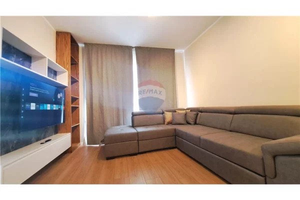 Shtepi ne shitje Apartament ne Vlore, 2+1, Mobilimi E mobiluar, Pagesa 225,000  Euro.