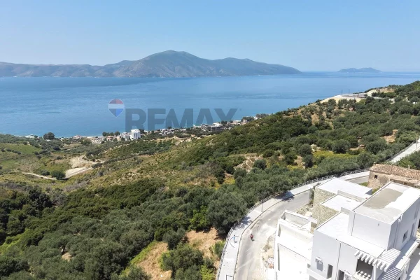 Shtepi ne shitje Apartament ne Vlore, 2+1, Mobilimi Bosh, pa mobiluar, Pagesa 163,990  Euro.
