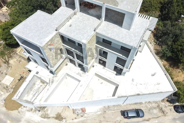 Shtepi ne shitje Apartament ne Vlore, 2+1, Mobilimi Bosh, pa mobiluar, Pagesa 163,990  Euro.