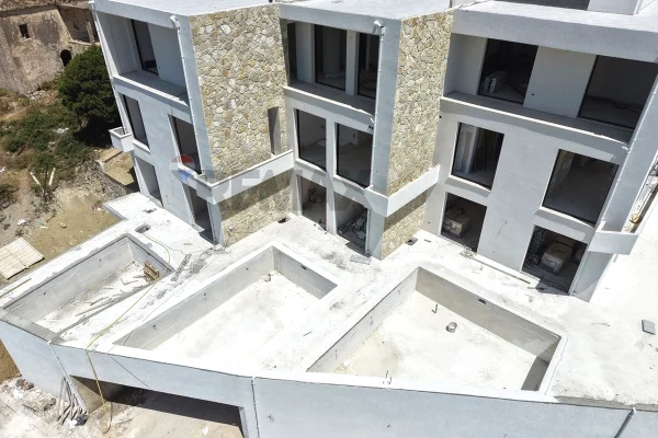 Shtepi ne shitje Apartament ne Vlore, 2+1, Mobilimi Bosh, pa mobiluar, Pagesa 163,990  Euro.
