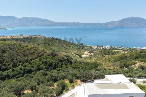 Shtepi ne shitje Apartament ne Vlore, 2+1, Mobilimi Bosh, pa mobiluar, Pagesa 163,990  Euro.