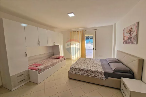 Shtepi ne shitje Apartament ne Vlore, 2+1, Mobilimi E mobiluar, Pagesa 199,000  Euro.
