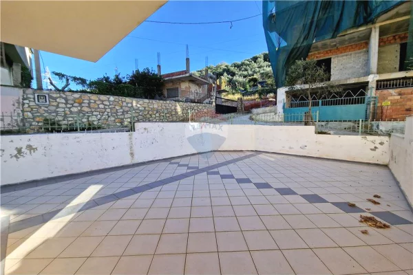Shtepi ne shitje Apartament ne Vlore, 2+1, Mobilimi E mobiluar, Pagesa 199,000  Euro.