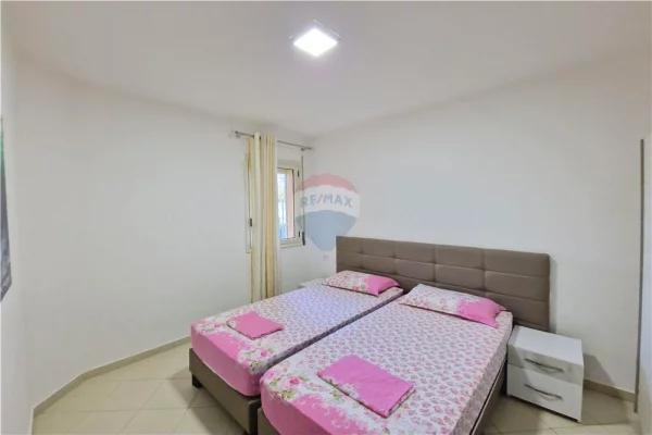 Shtepi ne shitje Apartament ne Vlore, 2+1, Mobilimi E mobiluar, Pagesa 199,000  Euro.