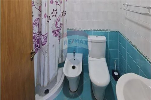 Shtepi ne shitje Apartament ne Vlore, 2+1, Mobilimi E mobiluar, Pagesa 199,000  Euro.