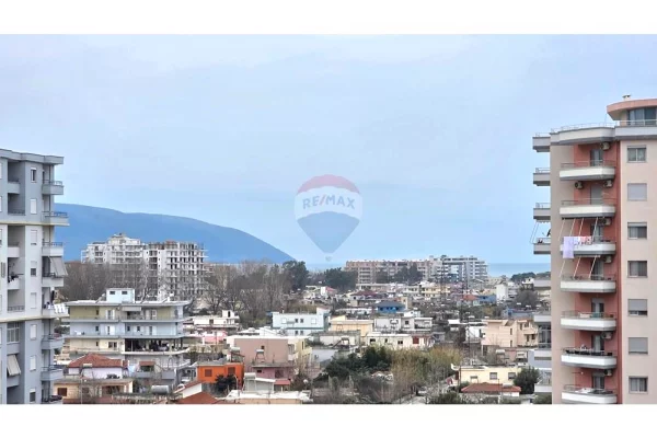 Shtepi ne shitje Apartament ne Vlore, 3+1, Mobilimi E mobiluar, Pagesa 185,000  Euro.