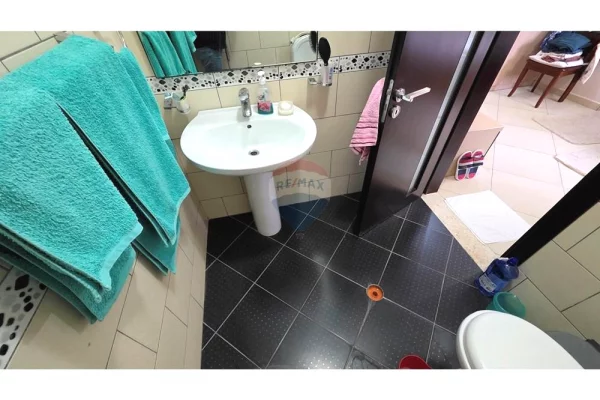 Shtepi ne shitje Apartament ne Vlore, 3+1, Mobilimi E mobiluar, Pagesa 185,000  Euro.