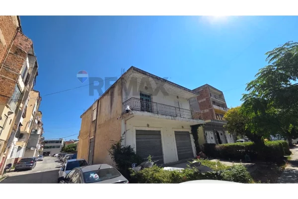 🏡 NDËRTESË 2-KATËSHE PËR SHITJE | VLORË