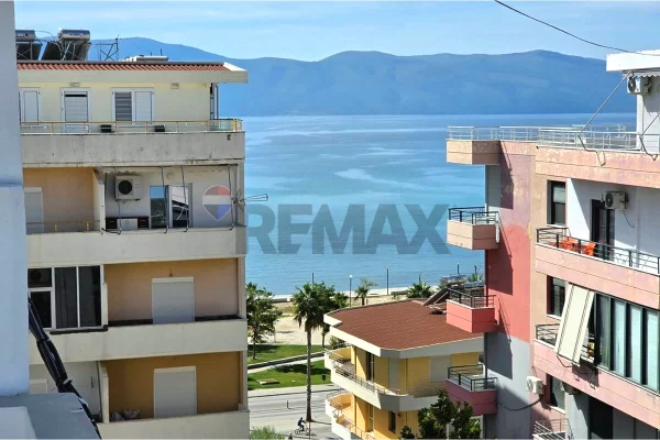 Shtepi ne shitje Papafingo(kati i catise) ne Vlore, 3+1, Mobilimi E mobiluar, Pagesa 350,000  Euro.