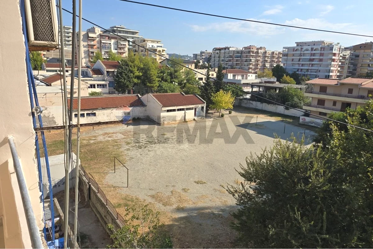 Shtepi ne shitje Apartament ne Vlore, 2+1, Mobilimi E mobiluar, Pagesa 95,000  Euro.