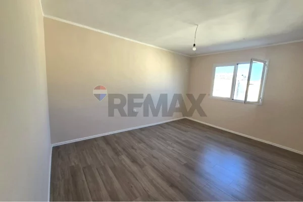 Shtepi ne shitje Apartament ne Vlore, 2+1, Mobilimi E mobiluar, Pagesa 95,000  Euro.