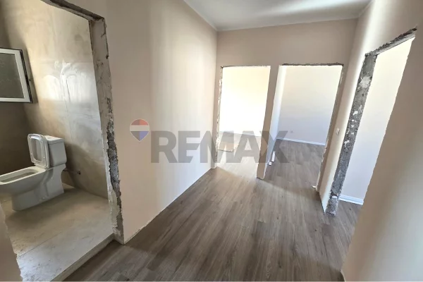 Shtepi ne shitje Apartament ne Vlore, 2+1, Mobilimi E mobiluar, Pagesa 95,000  Euro.