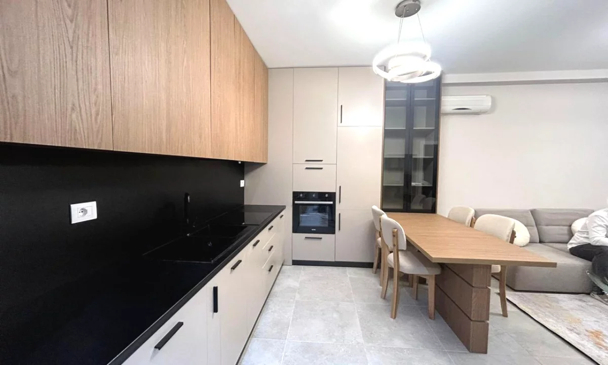 Shtepi me qera Apartament ne Tirane, 1+1, Mobilimi E mobiluar, Pagesa 500  Euro.