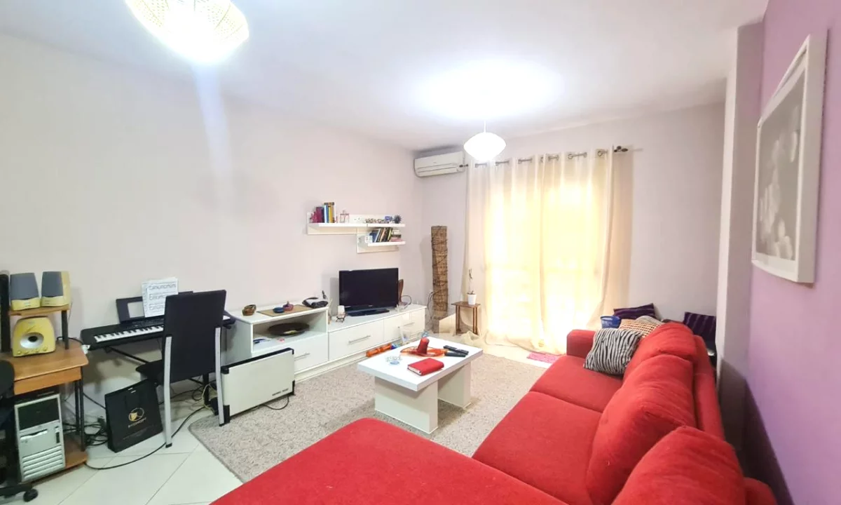 Shtepi ne shitje Apartament ne Tirane, 2+1, Mobilimi E mobiluar, Pagesa 295,000  Euro.