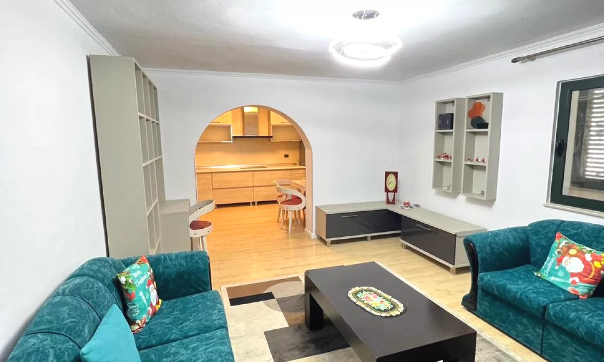 Shtepi ne shitje Apartament ne Tirane, 2+1, Mobilimi E mobiluar, Pagesa 190,000  Euro.