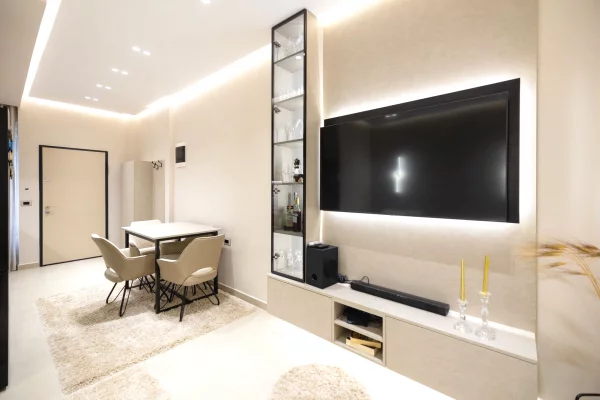 Shtepi ne shitje Apartament ne Vlore, 5+1, Mobilimi E mobiluar, Pagesa 225,000  Euro.