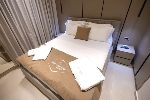Shtepi ne shitje Apartament ne Vlore, 5+1, Mobilimi E mobiluar, Pagesa 225,000  Euro.