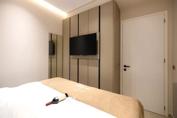 Shtepi ne shitje Apartament ne Vlore, 5+1, Mobilimi E mobiluar, Pagesa 225,000  Euro.