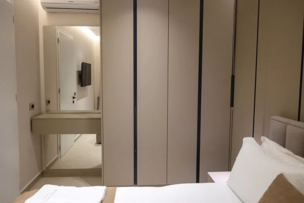 Shtepi ne shitje Apartament ne Vlore, 5+1, Mobilimi E mobiluar, Pagesa 225,000  Euro.