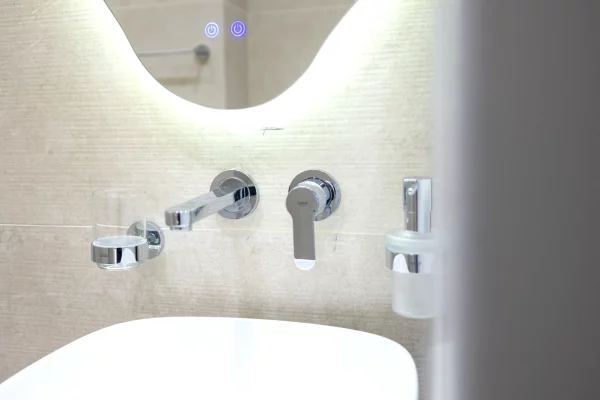 Shtepi ne shitje Apartament ne Vlore, 5+1, Mobilimi E mobiluar, Pagesa 225,000  Euro.