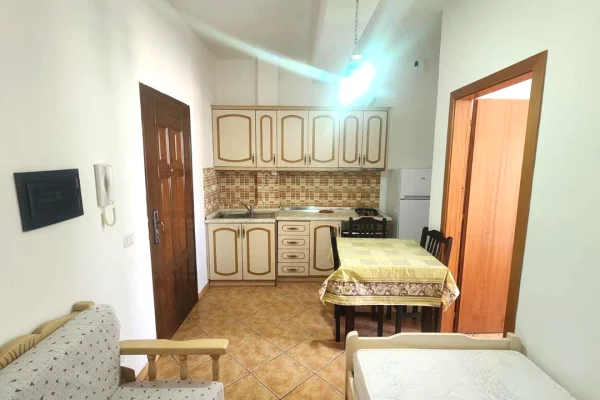 Shtepi ne shitje Apartament ne Vlore, 1+1, Mobilimi E mobiluar, Pagesa 78,000  Euro.