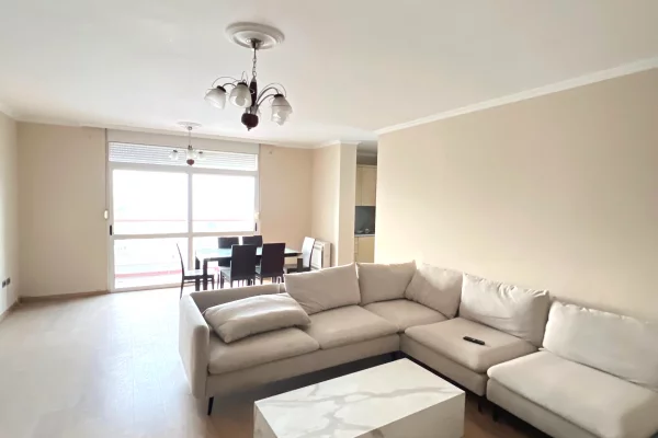 Shtepi ne shitje Apartament ne Tirane, 3+1, Mobilimi E mobiluar, Pagesa 385,000  Euro.