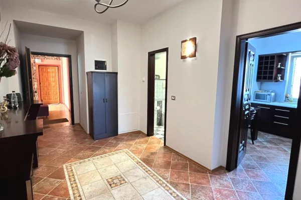 Shtepi me qera Apartament ne Tirane, 2+1, Mobilimi E mobiluar, Pagesa 1,500  Euro.