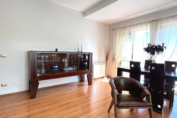 Shtepi me qera Apartament ne Tirane, 2+1, Mobilimi E mobiluar, Pagesa 1,500  Euro.