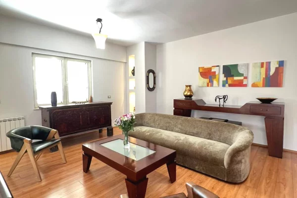 Shtepi me qera Apartament ne Tirane, 2+1, Mobilimi E mobiluar, Pagesa 1,500  Euro.