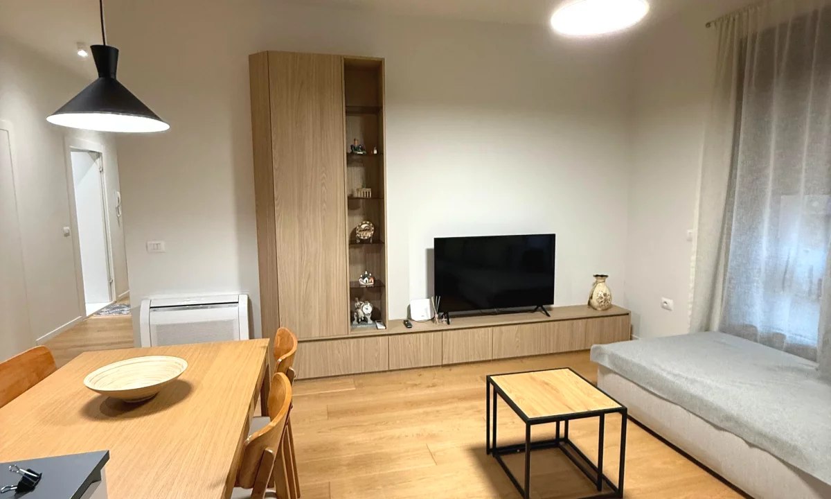 Shtepi me qera Apartament ne Tirane, 2+1, Mobilimi E mobiluar, Pagesa 1,200  Euro.