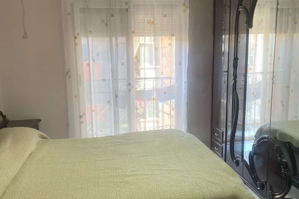 Shtepi me qera Apartament ne Tirane, 1+1, Mobilimi E mobiluar, Pagesa 48,000  Leke.
