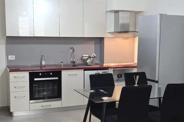 Shtepi me qera Apartament ne Tirane, 1+1, Mobilimi E mobiluar, Pagesa 54,900  Leke.