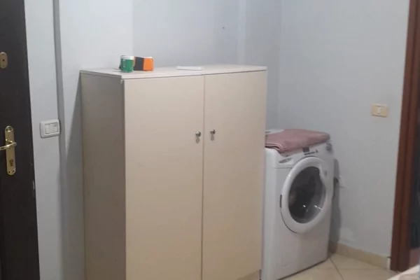 Shtepi me qera Apartament ne Tirane, 1+1, Mobilimi E mobiluar, Pagesa 380  Euro.