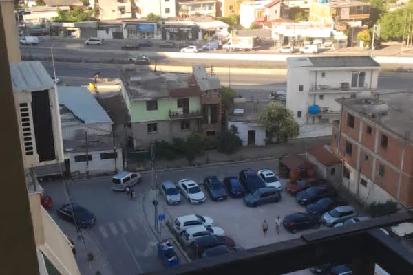 Shtepi me qera Apartament ne Tirane, 1+1, Mobilimi E mobiluar, Pagesa 380  Euro.
