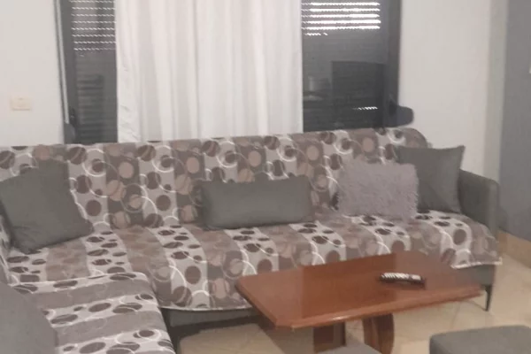 Shtepi me qera 1+1 ne Tirane - 380 Euro