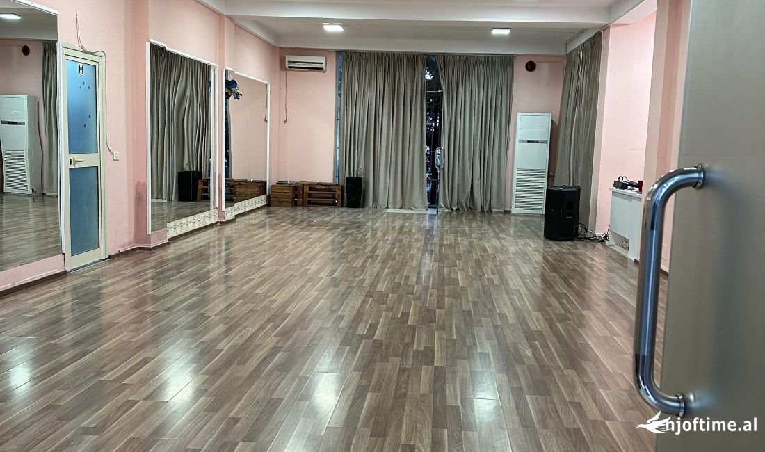 Shitet ambient biznesi,Myslym Shyri