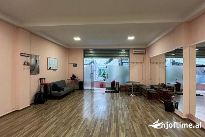 Business Property in Sale 3+1 in Tirana - 300,000 Euro