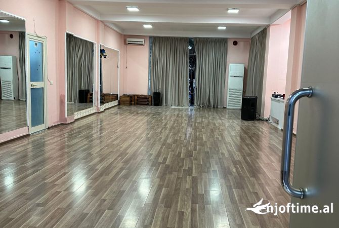 Business Property in Sale 3+1 in Tirana - 300,000 Euro