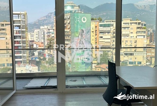 Ambiente Commerciale in Affitto 3+1 a Tirana - 1,550 Euro