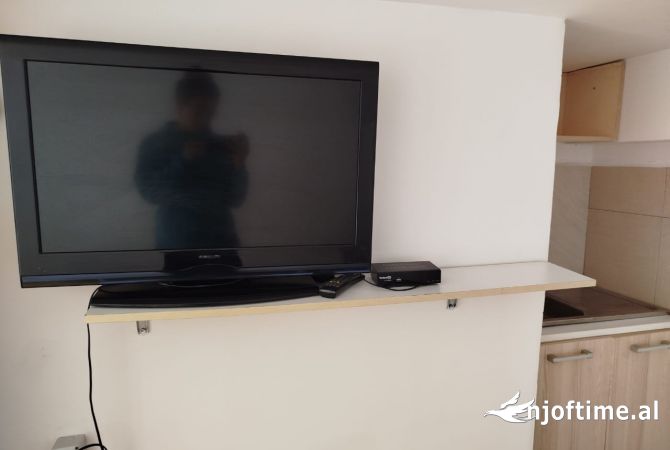 Shtepi me qera Apartament ne Tirane, Garsoniere, Mobilimi E mobiluar, Pagesa 250  Euro.