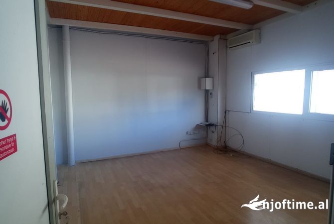 JEPET KAPANON ME QERA PRANE QTU