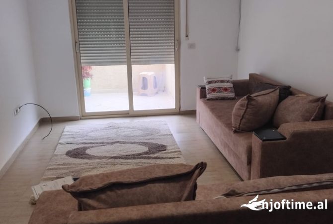 Jepet me qera 1+1 tek FRESKU