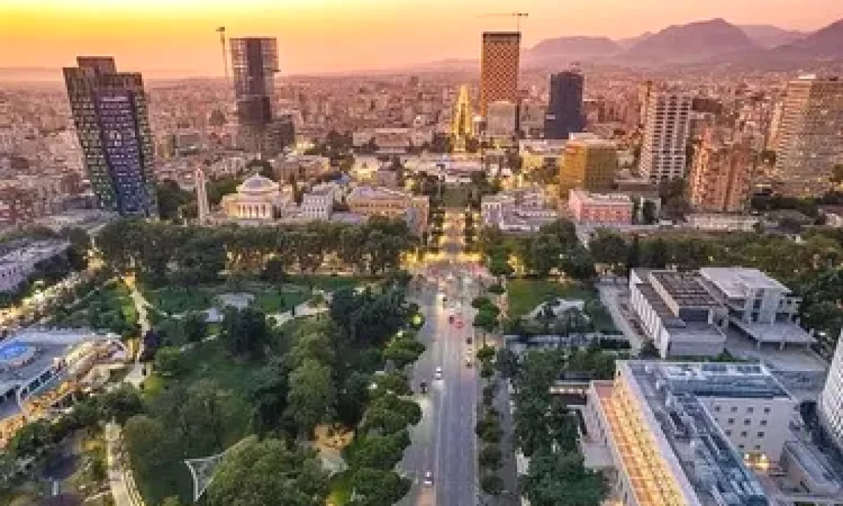 🏢 AMBIENT BIZNESI PREMIUM ME QIRA | Bllok, Tirane