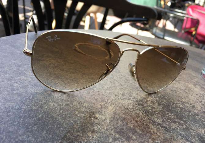 Veshje dhe Aksesor per te Rritur 6+1 ne Tirane - 5,000 Leke